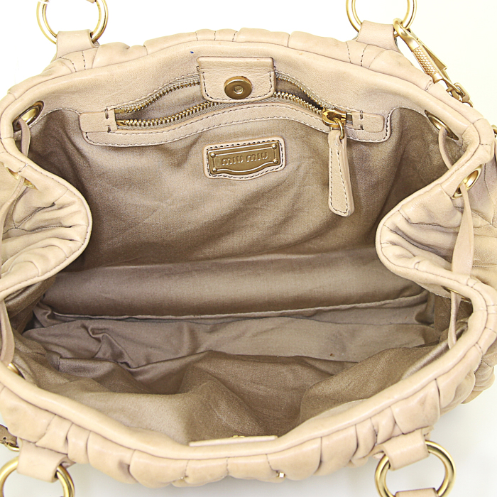 Miu Miu handbag in beige leather - Detail D3