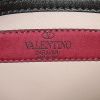 Bolsito de mano Valentino Garavani Rockstud en cuero negro - Detail D3 thumbnail