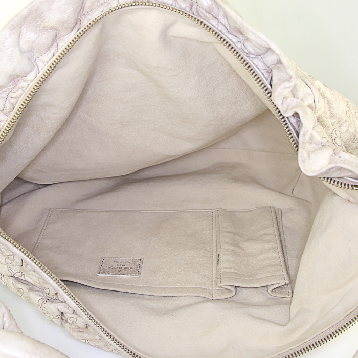 Sac à main Louis Vuitton Nimbus en cuir monogram gris - Detail D2