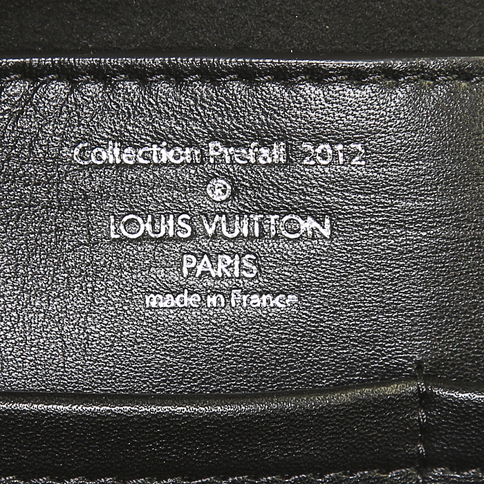 Sac à main Louis Vuitton Revelation Néo en cuir monogram empreinte vert - Detail D4