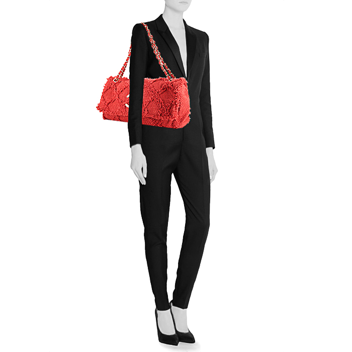 Bolso de mano Chanel en tejido jersey rojo - Detail D1