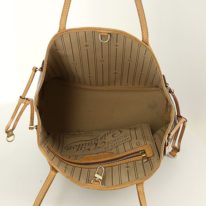 Sac cabas Louis Vuitton Neverfull petit modèle en toile monogram enduite et cuir naturel - Detail D2