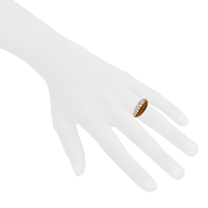 Bague époque années 70 géométrique Mauboussin en or jaune,  oeil de tigre et diamants - Detail D2