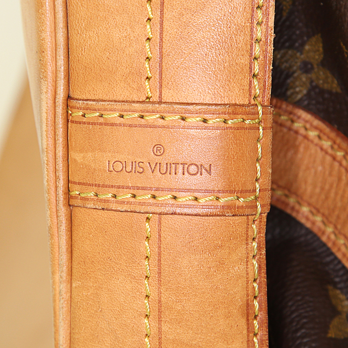 Louis Vuitton Grand Noé large model shopping bag in monogram canvas and natural leather - Detail D3