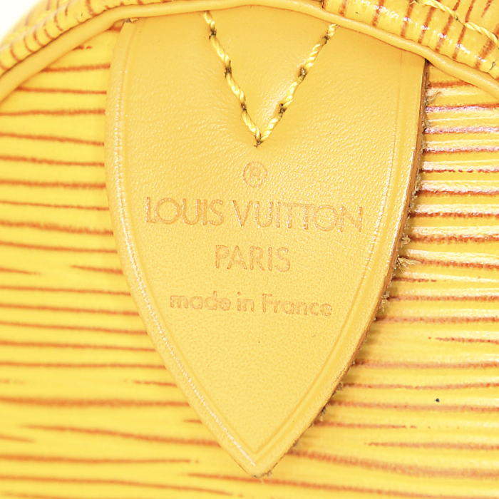 Sac à main Louis Vuitton Speedy 25 cm en cuir épi jaune - Detail D3
