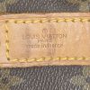 Bolsa de viaje Louis Vuitton Keepall 45 en lona Monogram marrón y cuero natural - Detail D4 thumbnail