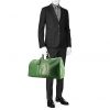 Borsa da viaggio Louis Vuitton Keepall 50 cm in pelle Epi verde - Detail D1 thumbnail
