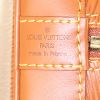 Bolso de mano Louis Vuitton Alma en cuero Epi color oro - Detail D3 thumbnail