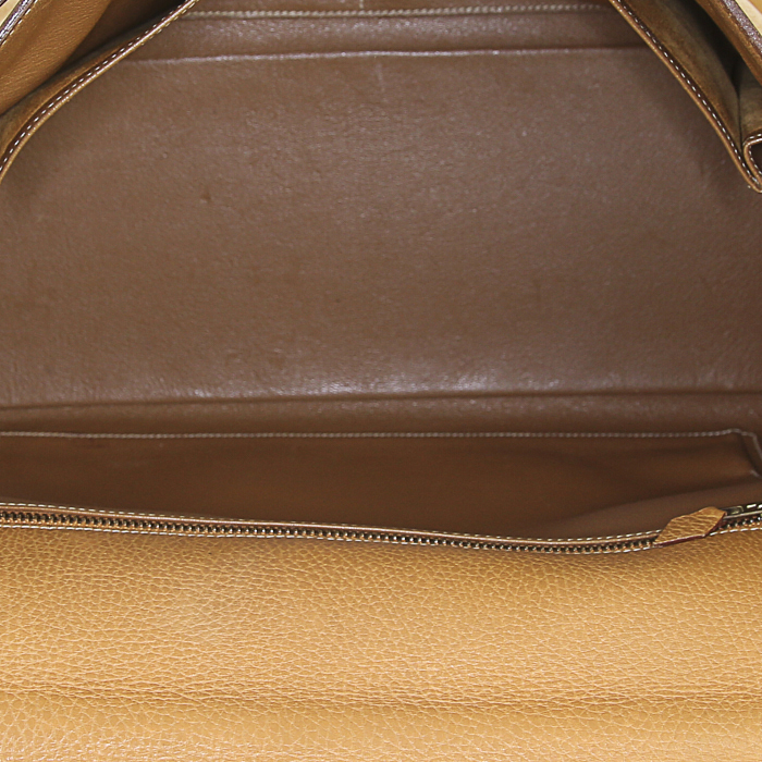 Bolso de mano Hermes Kelly 40 cm en cuero Fjord color oro - Detail D3