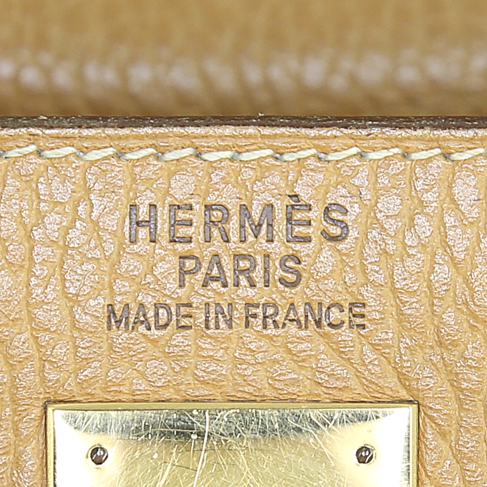 Hermes Kelly 40 cm handbag in gold Fjord leather - Detail D4