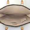 Shopping bag Louis Vuitton Louis Vuitton Sac Plat in tela monogram cerata marrone e pelle naturale - Detail D2 thumbnail
