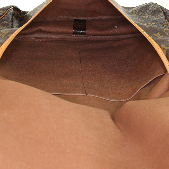 Sac bandoulière Louis Vuitton Saumur en toile monogram enduite marron et cuir naturel - Detail D2