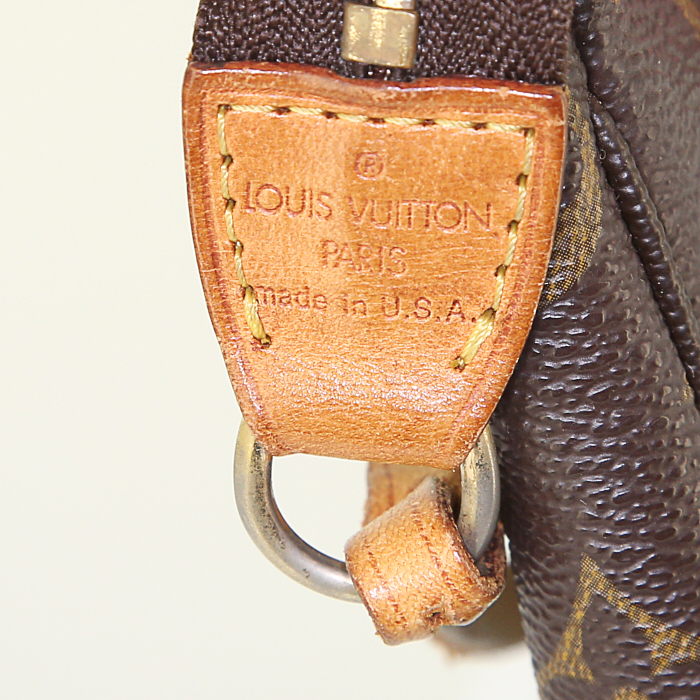 Bolsito de mano Louis Vuitton en lona Monogram revestida y cuero natural - Detail D3
