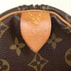 Sac de voyage Louis Vuitton Keepall 55 cm en toile monogram marron et cuir naturel - Detail D4 thumbnail
