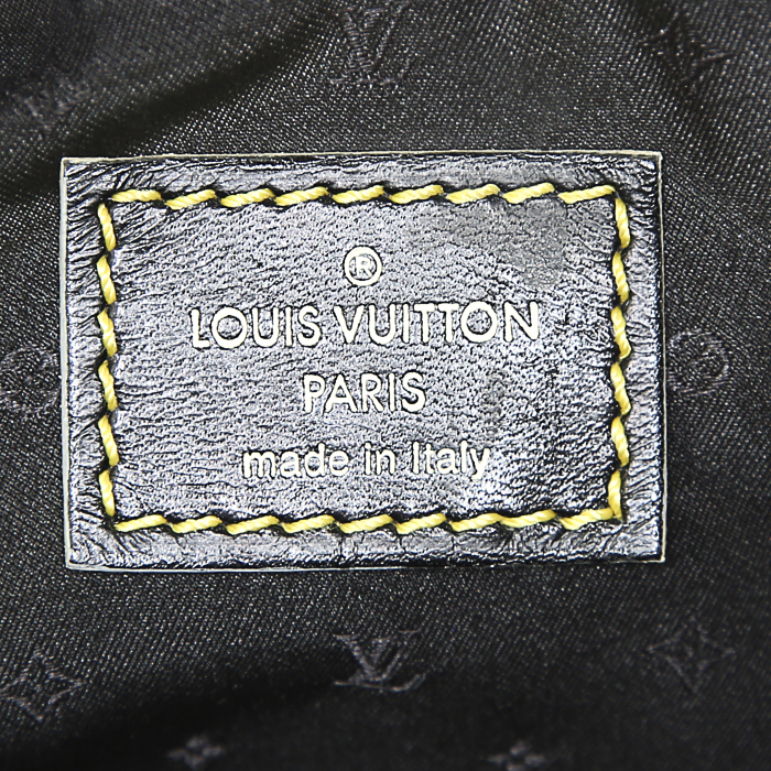 Sac à main Louis Vuitton L'Ingénieux en cuir suhali noir - Detail D3