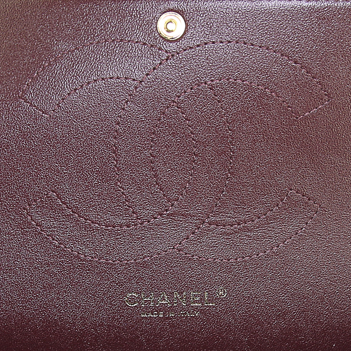 Bolso de mano Chanel Timeless jumbo en cuero acolchado negro - Detail D4