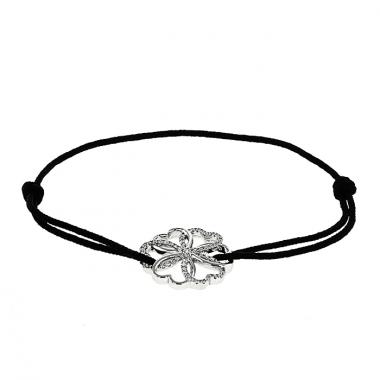 Brazalete Poiray Rosace en oro blanco y diamantes