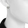 Paire de puces d'oreilles Poiray Coeur Secret en or blanc - Detail D1 thumbnail