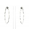 Chanel Camelia hoop earrings in white gold - 360 thumbnail