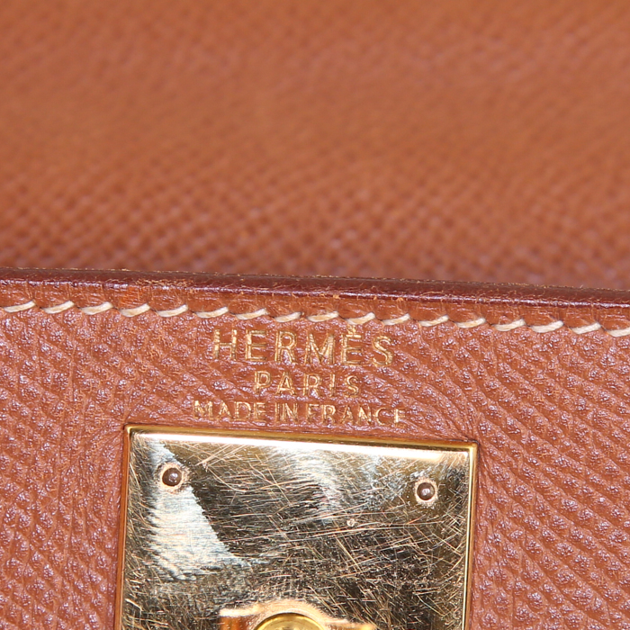 Bolso de mano Hermes Kelly 28 cm en cuero epsom color oro - Detail D4