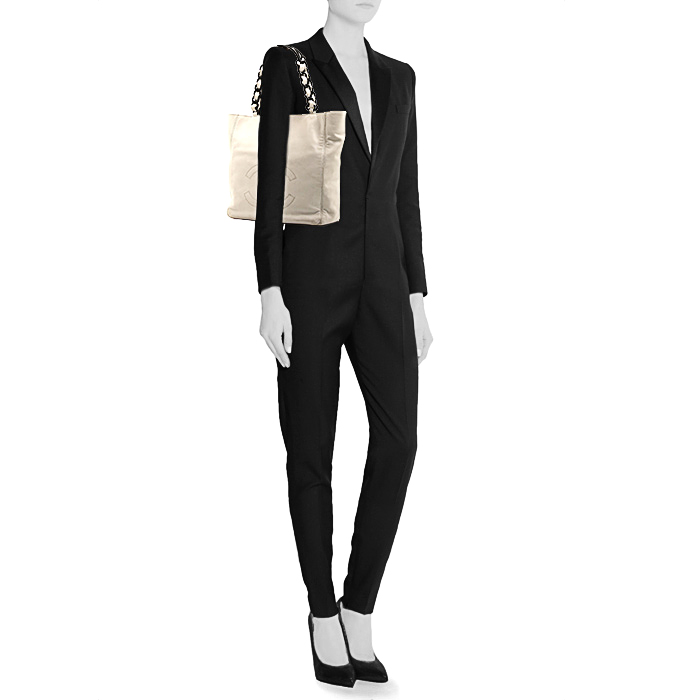 Bolso de mano Chanel Petit Shopping en cuero blanco - Detail D1