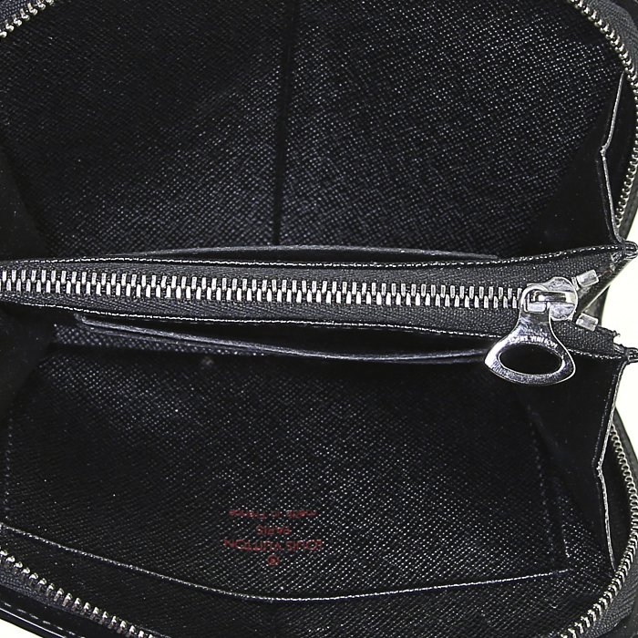 Billetera Louis Vuitton Demi Lune en cuero Epi negro - Detail D2