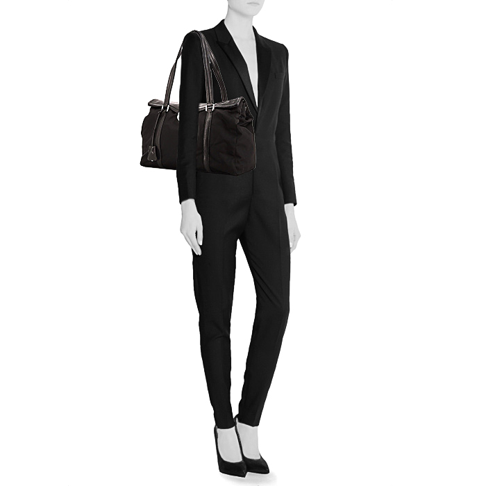 Sac porté épaule ou main Prada Antic Buckles en cuir noir et tissu noir - Detail D1
