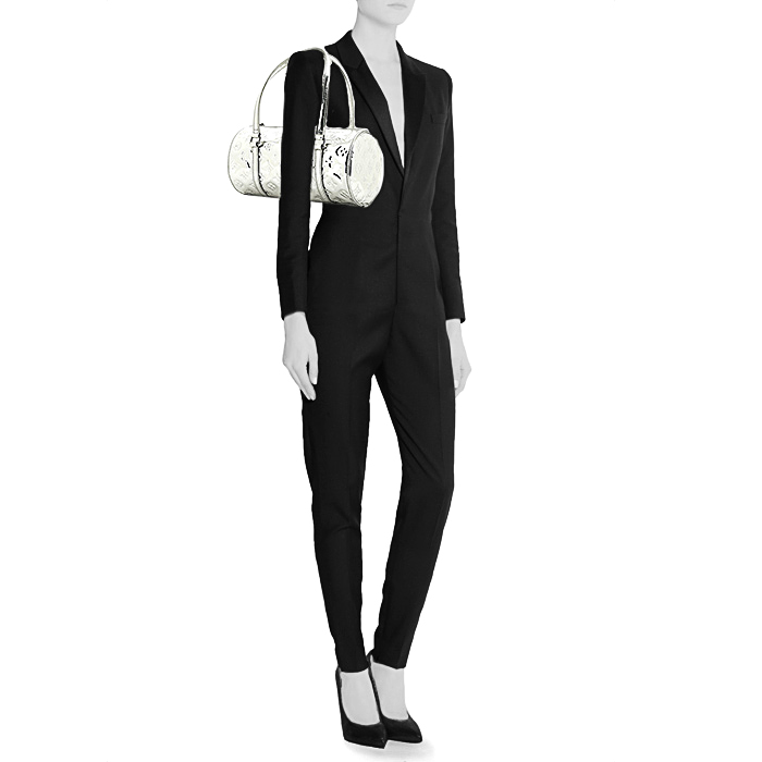 Bolso de mano Louis Vuitton Papillon en charol Monogram plateado - Detail D1