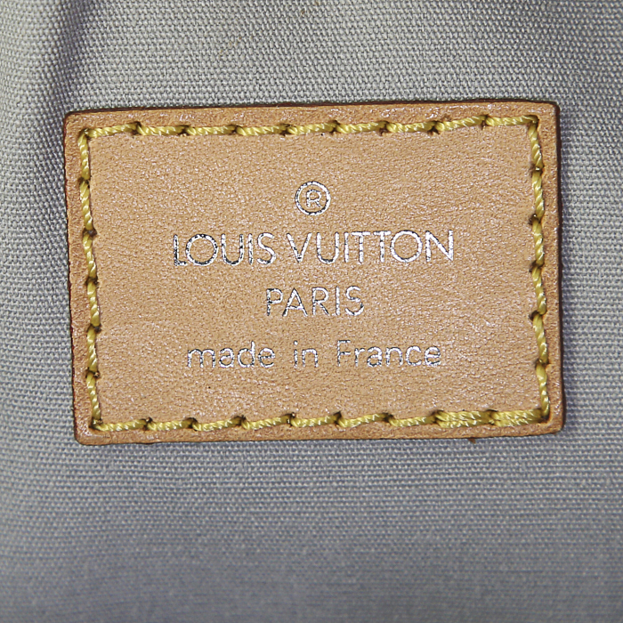 Sac à main Louis Vuitton Papillon en cuir vernis monogram argenté - Detail D3