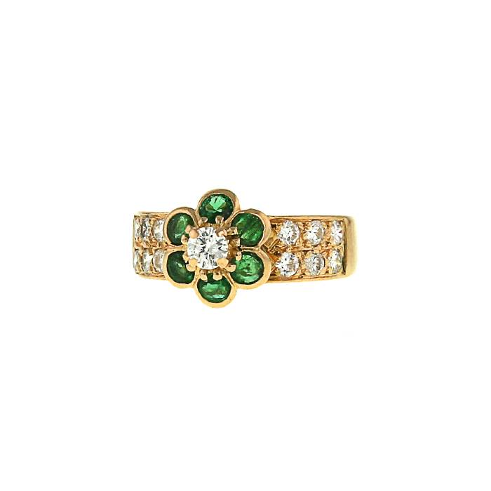 Vintage 1980's ring in yellow gold,  diamonds and emerald