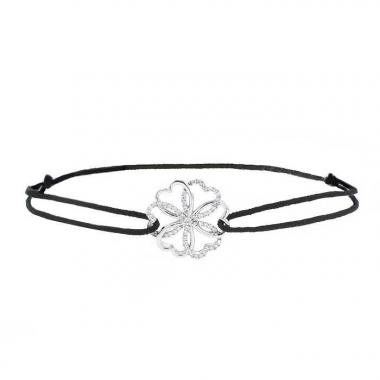 Brazalete Poiray Rosace en oro blanco y diamantes