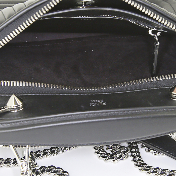 Fendi Dotcom shoulder bag in black quilted leather - Detail D3