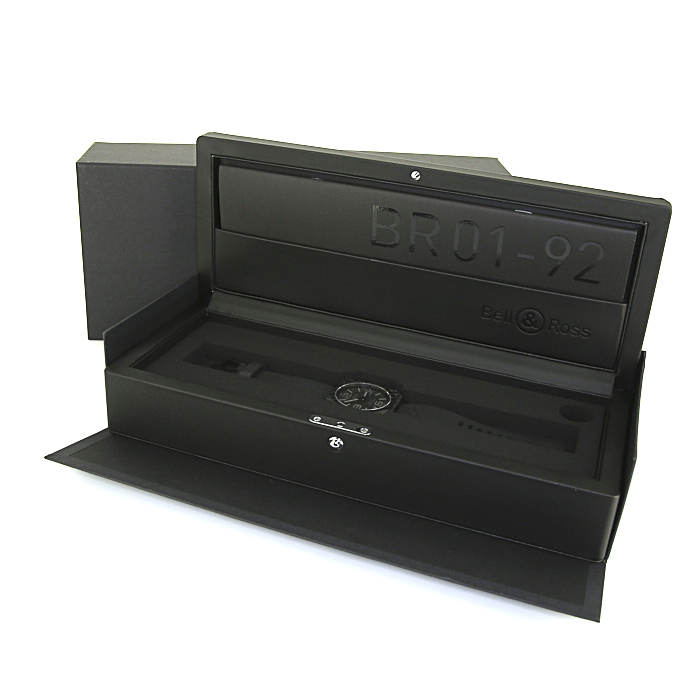 Orologio Baume & Mercier Catwalk in acciaio con finiture in carbonio - Detail D2