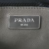 Bolso de mano Prada Twin Zip en cuero color topo - Detail D4 thumbnail