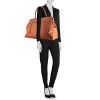 Bolsa de viaje Hermès Relax Kelly en cuero swift marrón - Detail D1 thumbnail