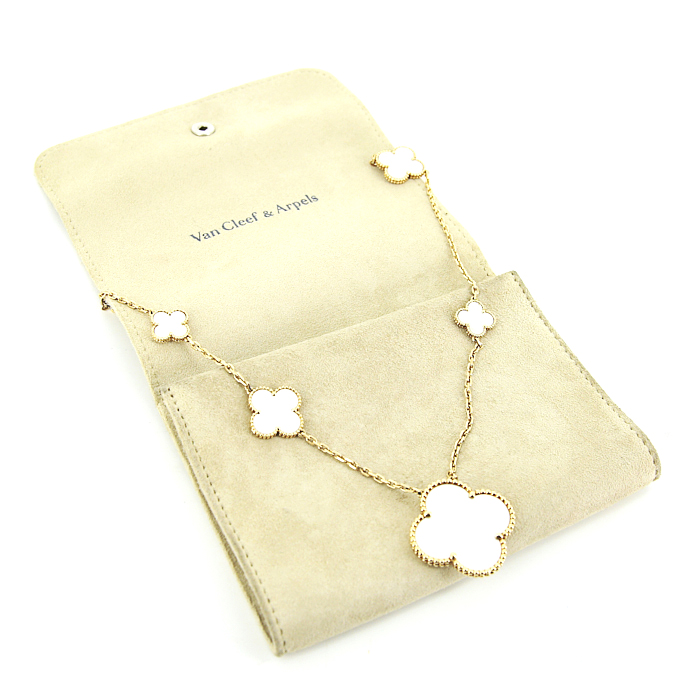 Collar Van Cleef & Arpels Magic Alhambra en oro amarillo y nácar blanco - Detail D2