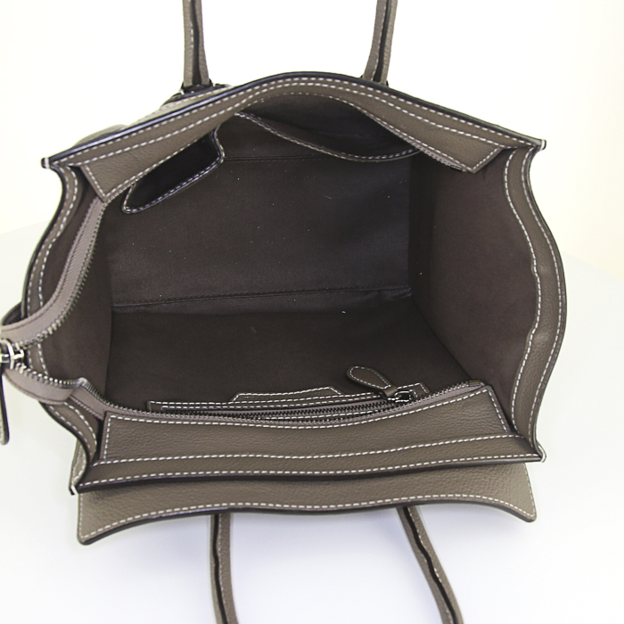 Celine Luggage Micro handbag in taupe leather - Detail D2