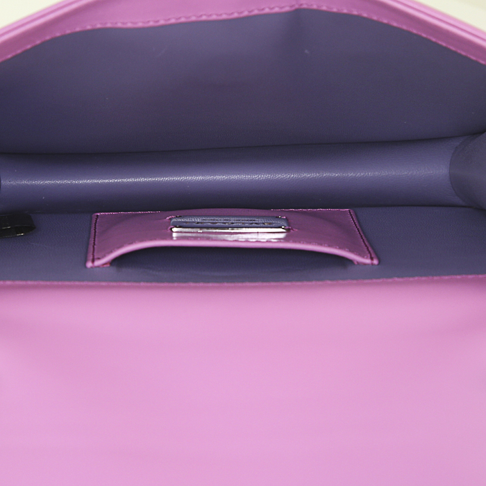 Borsa a tracolla Bulgari Serpenti in pelle rosa confetto e galuchat rosa - Detail D2