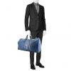 Sac de voyage Louis Vuitton Keepall 45 en cuir épi bleu - Detail D1 thumbnail