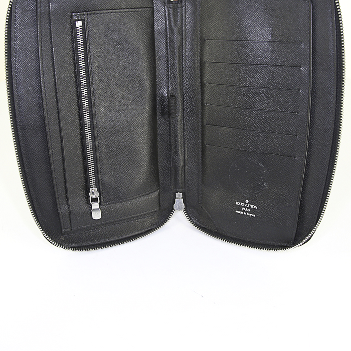 Bolsito de mano Louis Vuitton  Organizer en cuero taiga negro - Detail D2