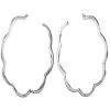 Chanel Profil de Camélia hoop earrings in white gold - 00pp thumbnail