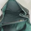 Sac à dos Louis Vuitton en cuir taiga vert - Detail D2 thumbnail