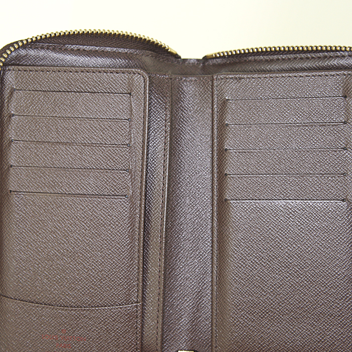 Billetera Louis Vuitton Zippy en lona a cuadros marrón - Detail D2