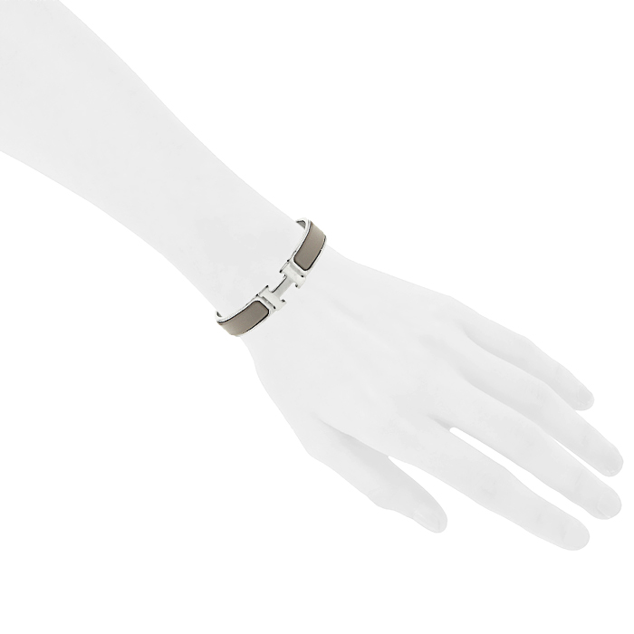 Opening Hermes Clic Clac small model bracelet in palladium and enamel - Detail D1