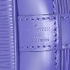 Louis Vuitton petit Noé small model shoulder bag in purple epi leather - Detail D3 thumbnail