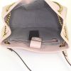 Shopping bag Gucci GG Marmont in pelle trapuntata rosa pallido con motivo a spina di pesce - Detail D3 thumbnail