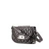 Bolso bandolera Chanel Petit Shopping en cuero acolchado negro - 00pp thumbnail