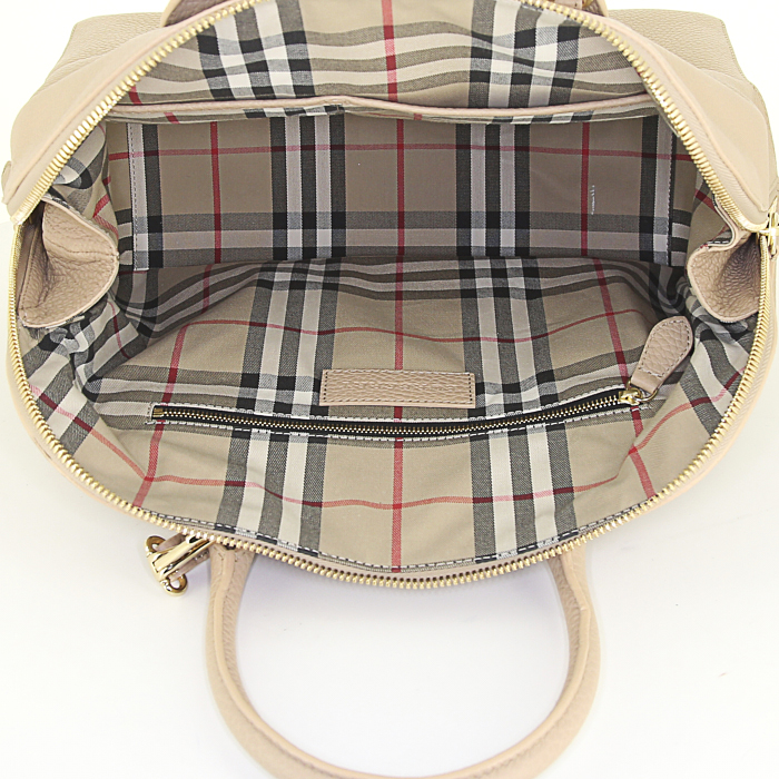 Bolso de mano Burberry Greenwood en cuero granulado beige rosado - Detail D3