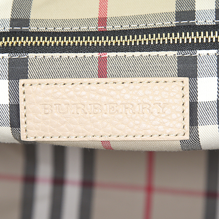Sac à main Burberry Greenwood en cuir grainé beige-rosé - Detail D4