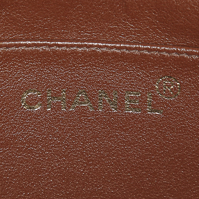 Chanel Timeless jumbo handbag in brown quilted leather - Detail D4